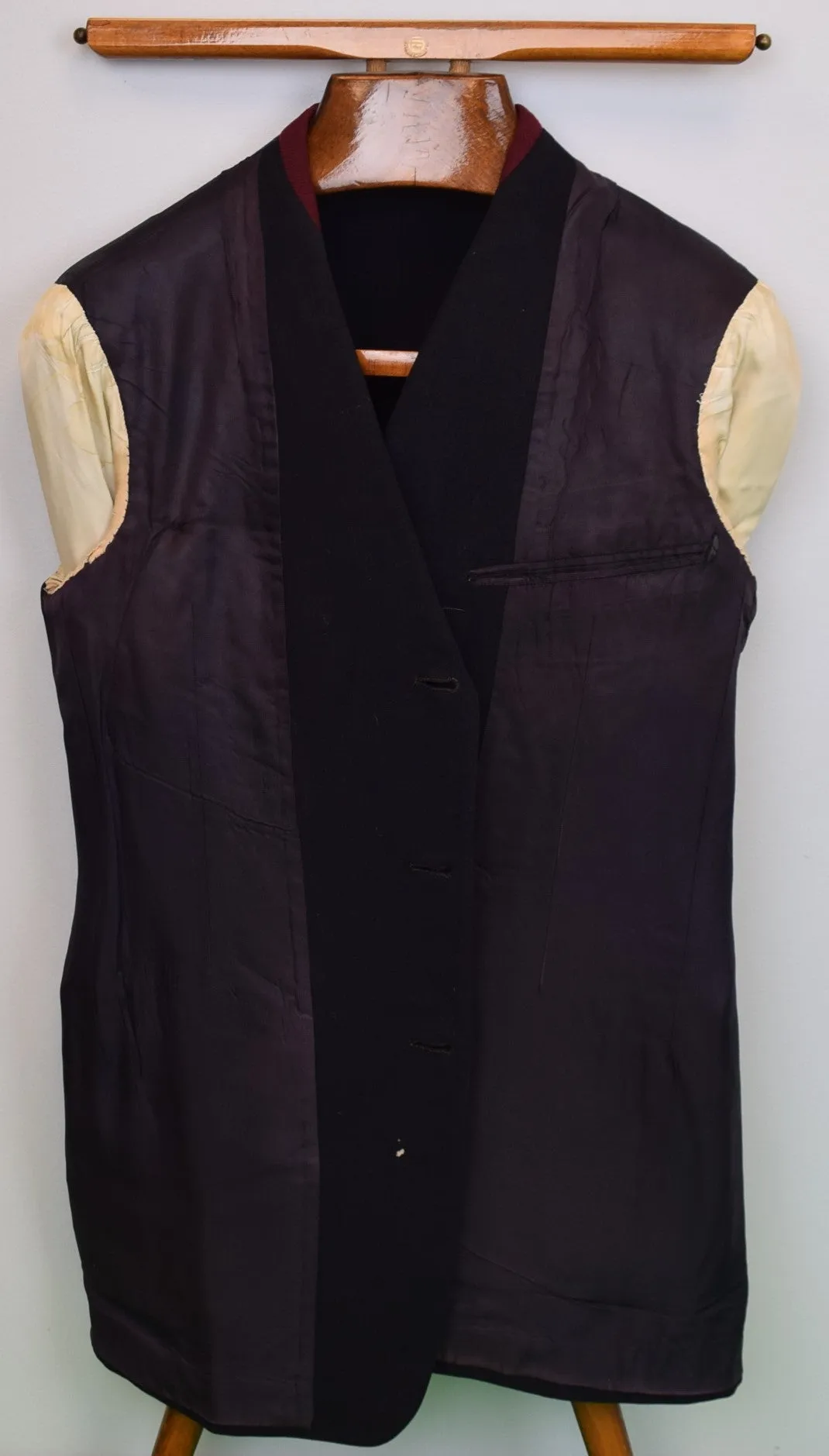 "Chipp Navy Flannel c1943 Riding/ Hunting Coat w/ Burgundy Chesterfield Collar & Contrast Cuff" Sz 38R